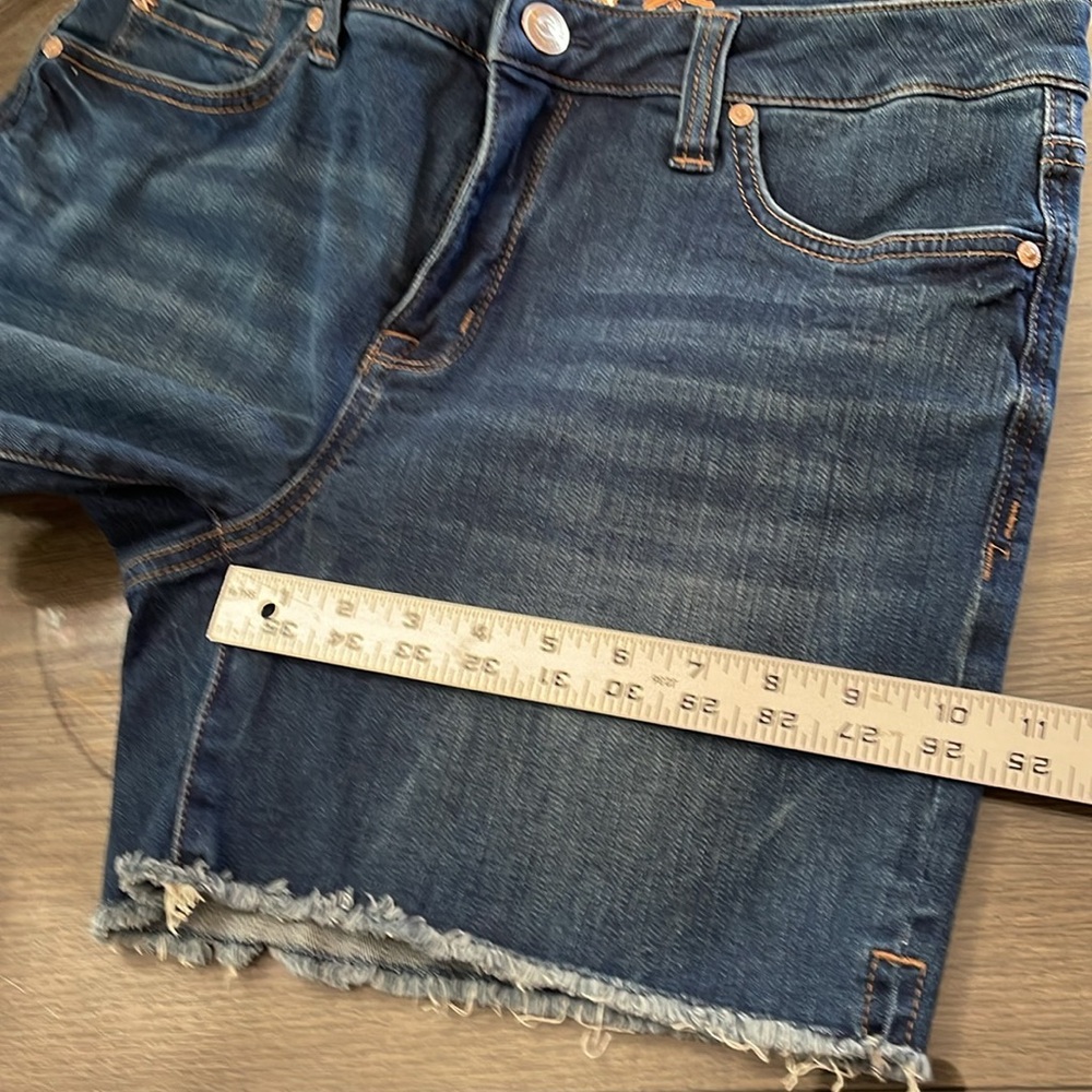 Women’s Seven7 Weekend Short , Fray Hem, Size 8 New with Tags - Picture 13 of 15